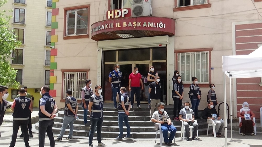 HDP önündeki ailelerin evlat nöbeti 269’uncu gününde 