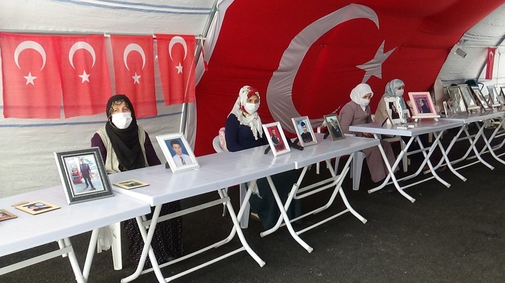 HDP önündeki ailelerin evlat nöbeti 274’üncü gününde 