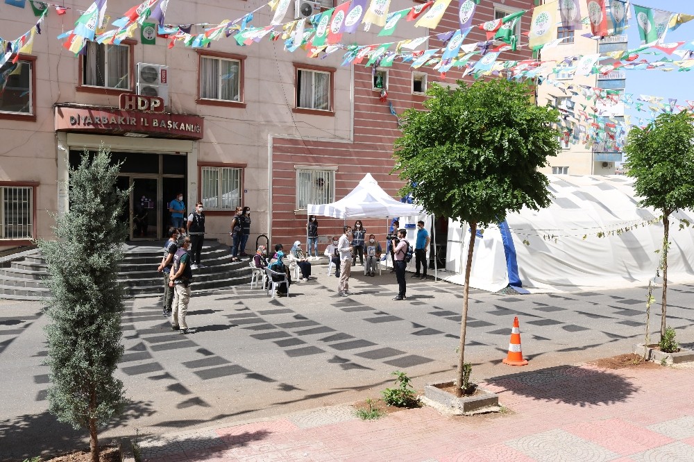 HDP önündeki ailelerin evlat nöbeti 281’inci gününde 