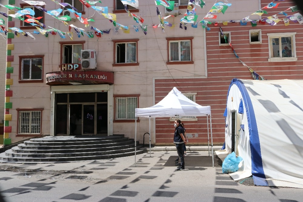 HDP önündeki ailelerin evlat nöbeti 285’inci gününde 