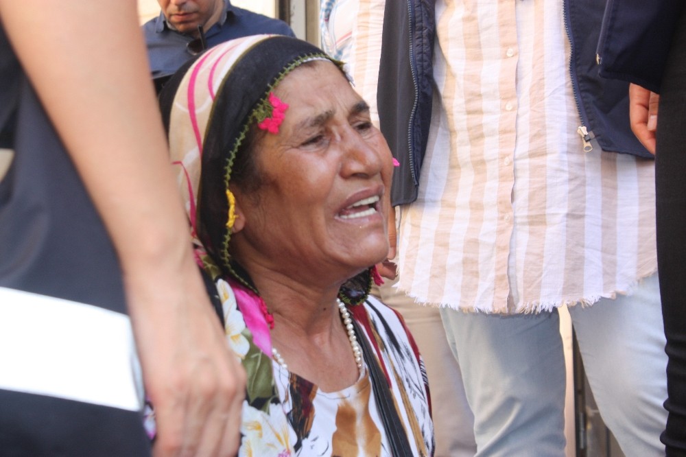 HDP önündeki eylemde çocuğunun yaralandığını duyan anne sinir krizi geçirdi 