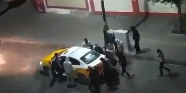 HDP ve PKK yandaşları devrede: Türk bayrağına çirkin saldırı!