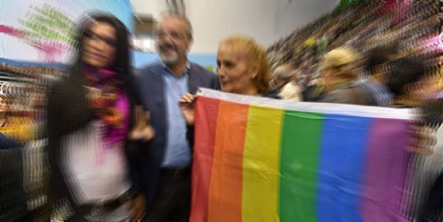 HDP'den sapkınlara konferans desteği!