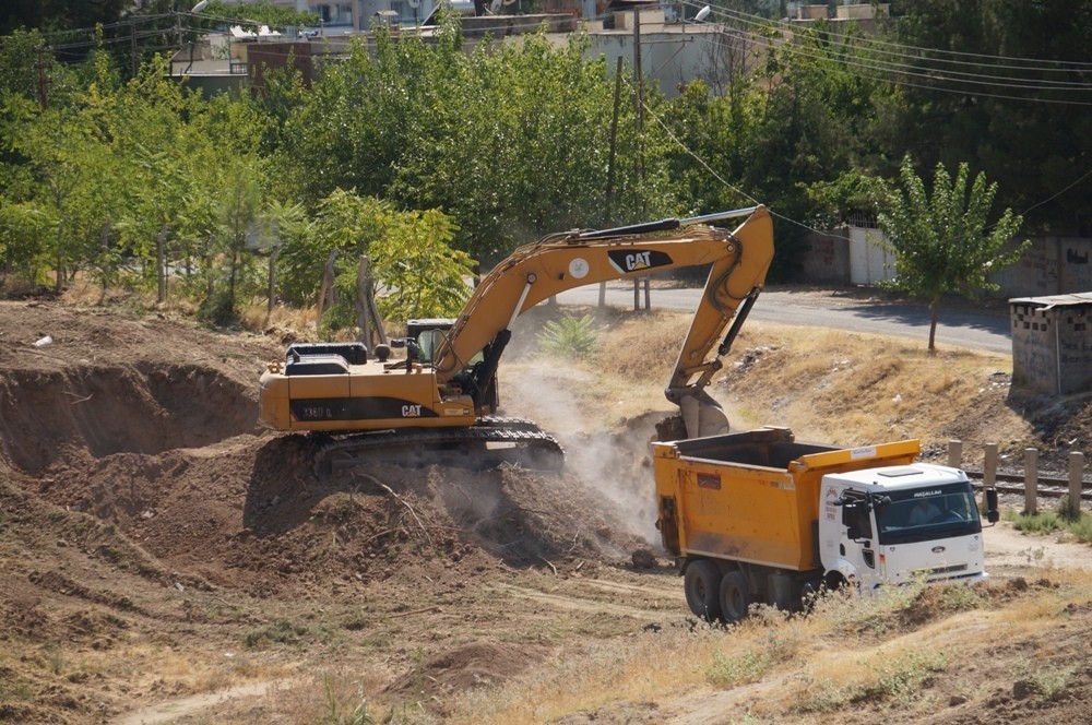 HDP’li belediyeden ağaç katliamı 