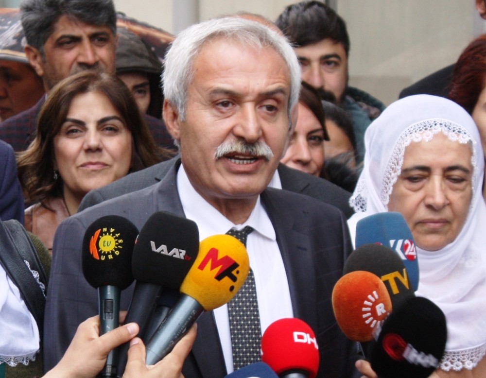 HDP’li Diyarbakır Büyükşehir Belediye Başkanı Mızraklı mazbatasını aldı 