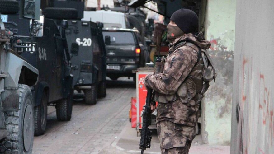 HDP’li vekilin babası dahil 14 kişiye terörden gözaltı