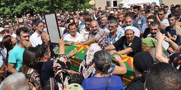 HDP'li vekiller terörist cenazesine katıldı