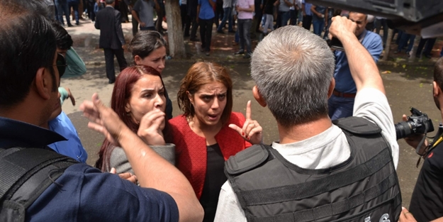HDP'li vekillere ilk dokunuş!