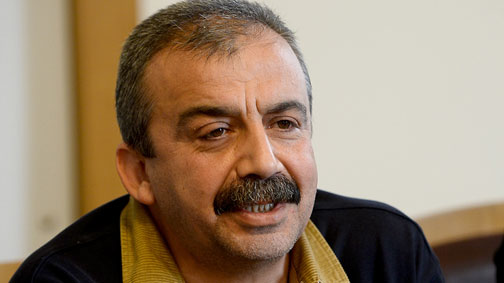 HDP’liler şimdi de koro halinde tehdit etmeye başladı