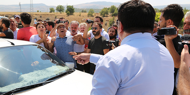 HDP'liler yangını bahane edip yol kapattı!