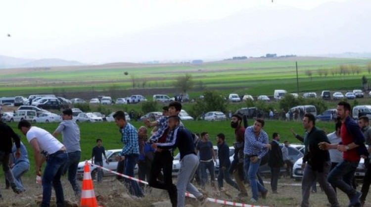 HDP'lilerden Suriyeli gelmesin eylemi