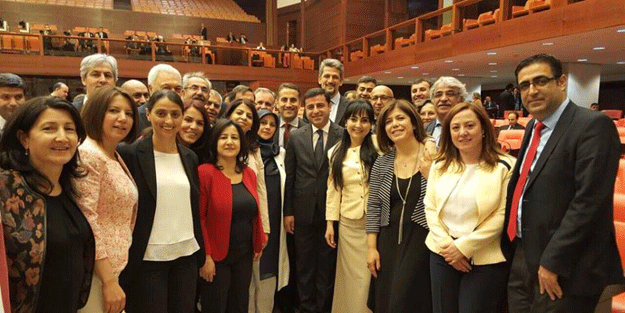 HDP'lilerin milletvekillikleri düşürecek mi? İşte cevabı