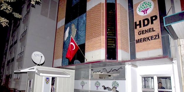 HDP'nin kırılan camına 7 yıl hapis!
