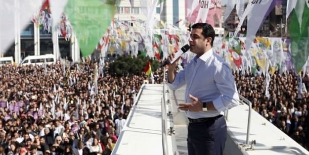 HDP'nin ilk mitingi Başbakan'ın programına takıldı