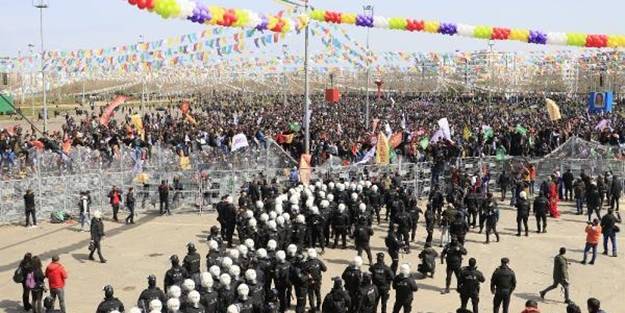 HDP'nin sözde 'nevruz' etkinliğinde 'terör örgütü' propagandası! Çok sayıda kişi gözaltına alındı