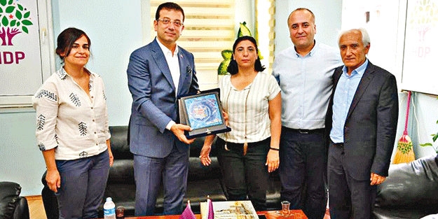 HDP’ye diyet ödeyen Ekrem’e “Buldun mu” protestoları