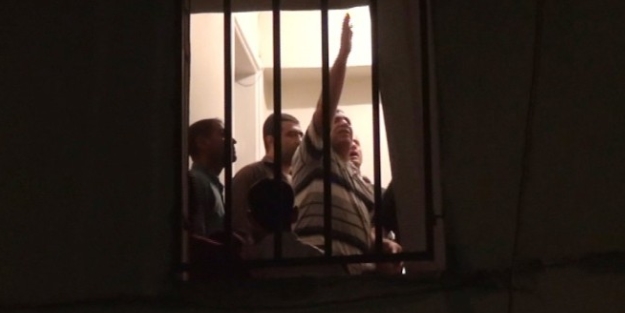 Şehit dayısı HDP'ye oy verenlere bela okudu; Komşuları kavga çıkardı