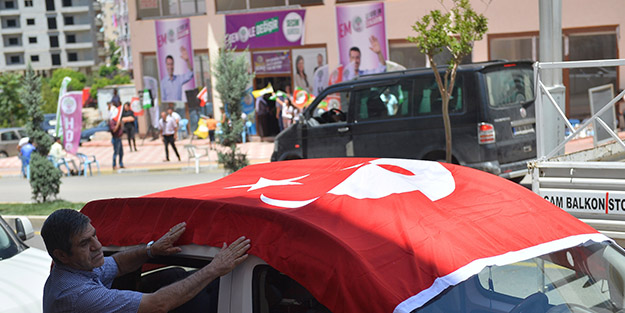 HDP'ye seçim bürosu açılışında 