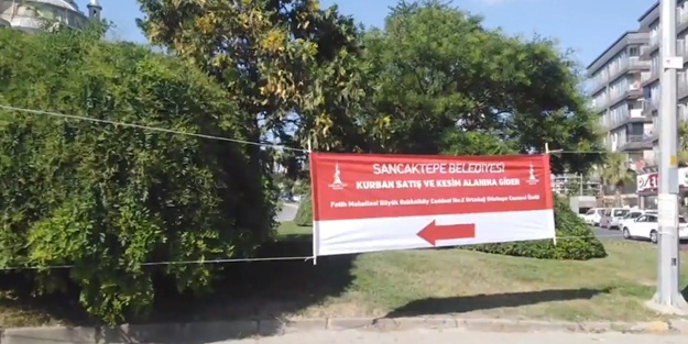 Hedefinde kurban pankartları vardı! İmamoğlu'ndan bir skandal daha