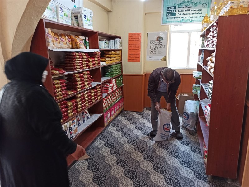 Hekimhan’da Ramazan yardımı 