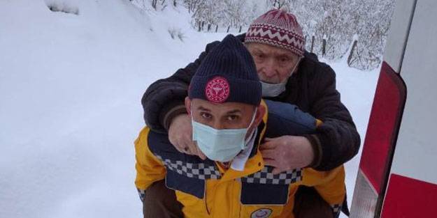 Helal olsun! Ambulans şoförü takdir topladı