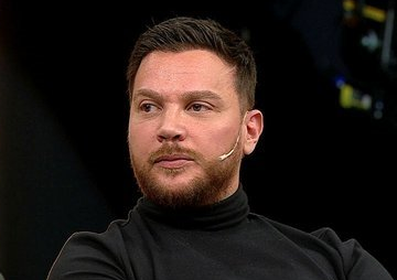 Helal olsun Sinan Akçıl! Bu hareket, züppe şarkıcılara kapak olacak