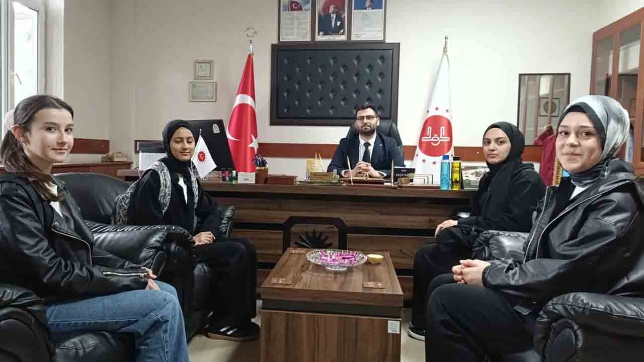 Helal olsun size koca yürekliler: İmam Hatipli gençler yine duygulandırdı