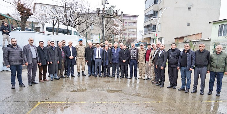 Helal sana kaymakam... İşte hepimizin görmek istediği fotoğraf bu