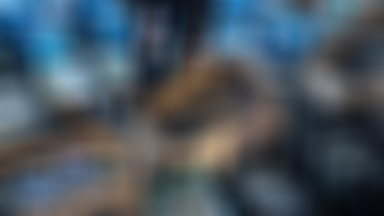 'Helal ürün' mağazasında bunu yaparken yakalandılar! Allah sizi kahretsin