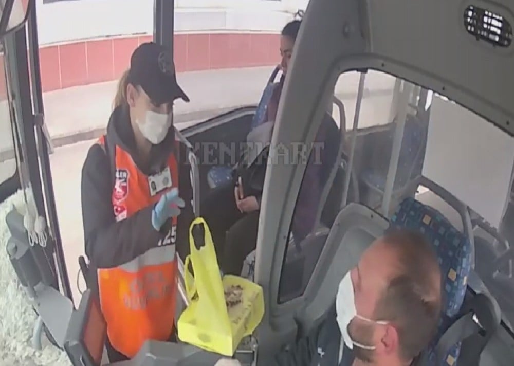 Helallik almak için yaptı, sürücüyü şaşırttı 