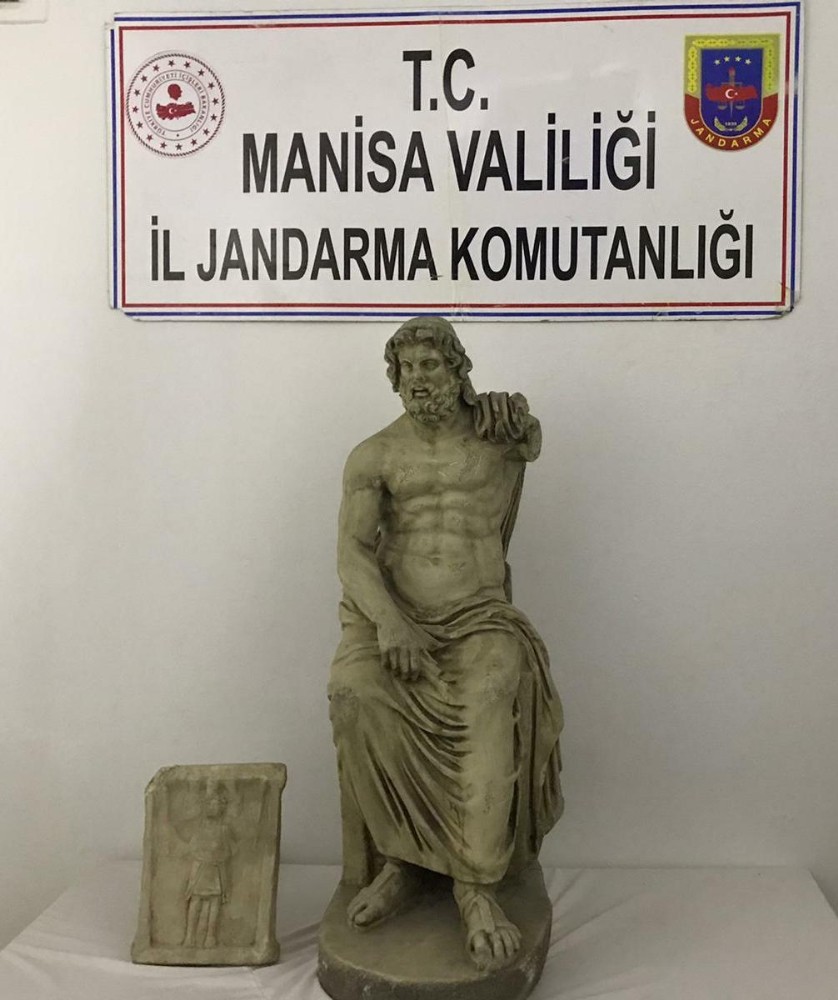 Helenistik döneme ait Zeus Heykelini satmak isterken yakalandılar 