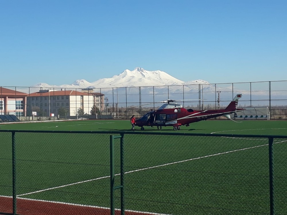 Helikopter ambulans açık kalp ameliyatı geçiren vatandaş için havalandı 