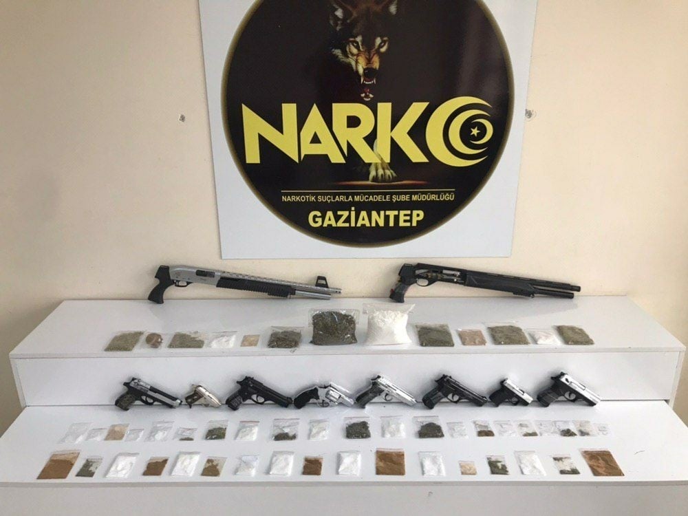 Helikopter destekli uyuşturucu operasyonunda 48 gözaltı 