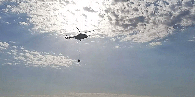 Helikopterler devrede! İstanbul'da yangın alarmı