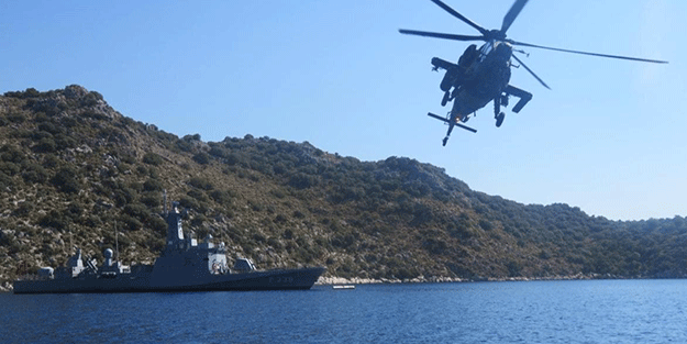 Helikopterler ve hücumbotları Akdeniz'de