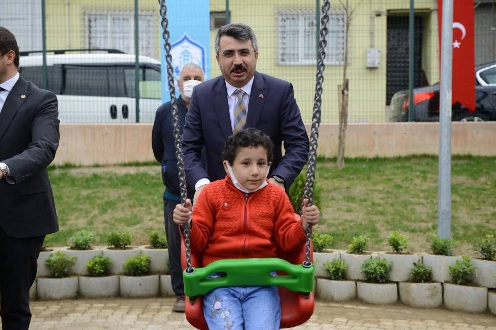 Helvapınar cami meydanı ve çocuk parkı açıldı