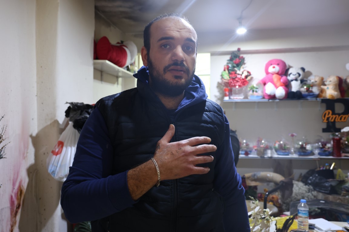 Helyum dolu balonların çıkarttığı yangında yaralandı!