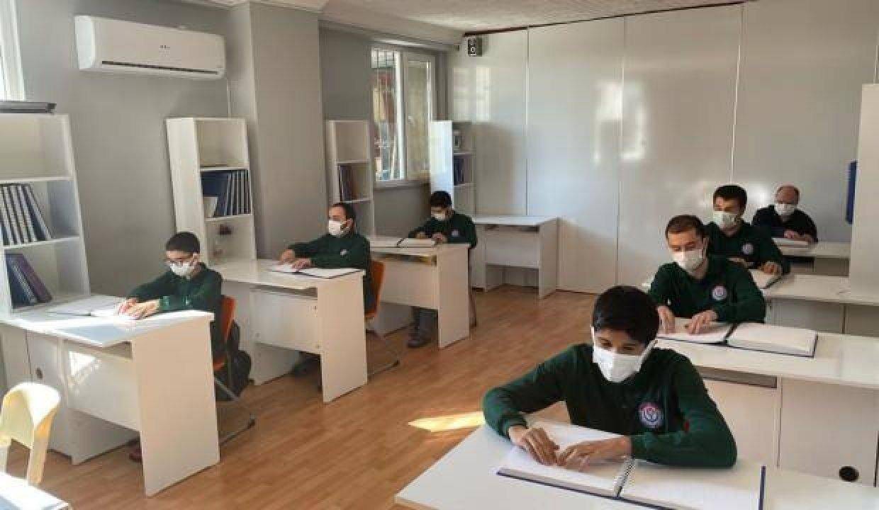 Hem hafız adayları hem de hocaları görme engelli