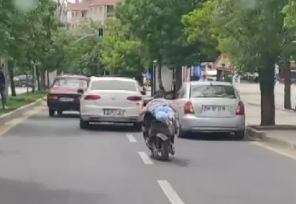 Hem kendi canını hem başkalarının canını tehlikeye attı