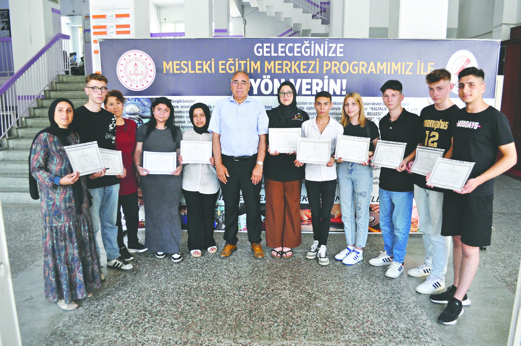 Hem mezun oldular hem meslek öğrendiler