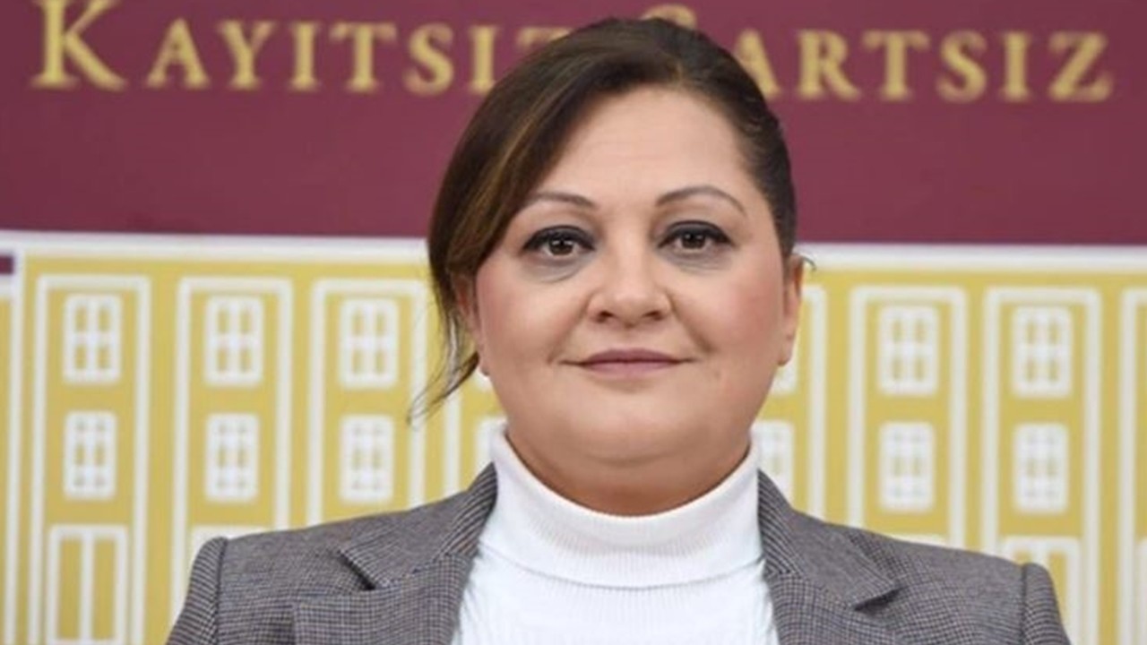 Hem ruhsatı veriyor hem de inkâr ediyor