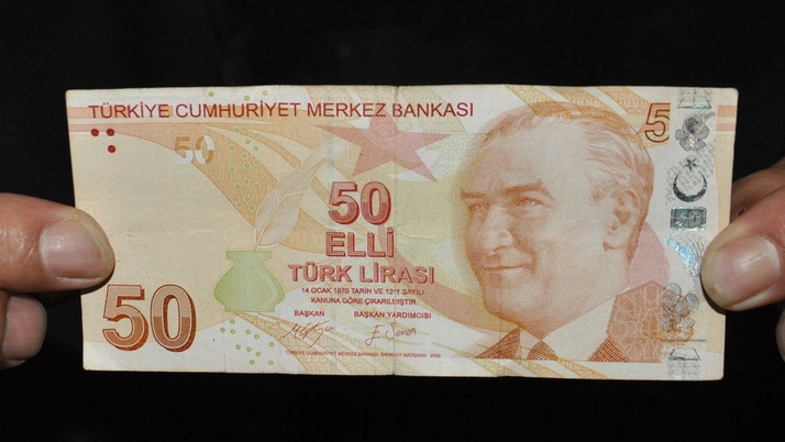 Hemen 50 liraları kontrol edin! Para sayarken fark etti, şimdi zengin olacak