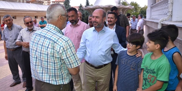 Hemşehrilerinin mutluyuz demeleri için çalışıyor