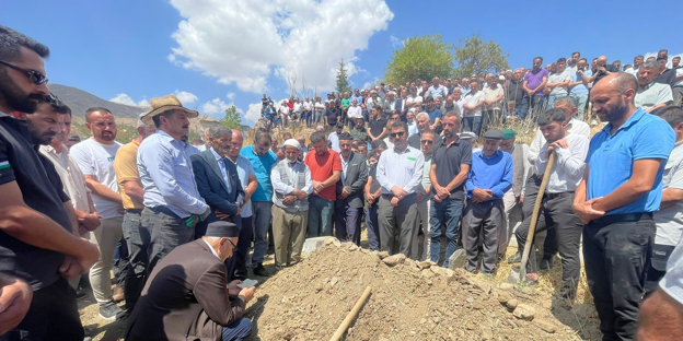 Hemşire Orakçı, gözyaşları arasında toprağa verildi