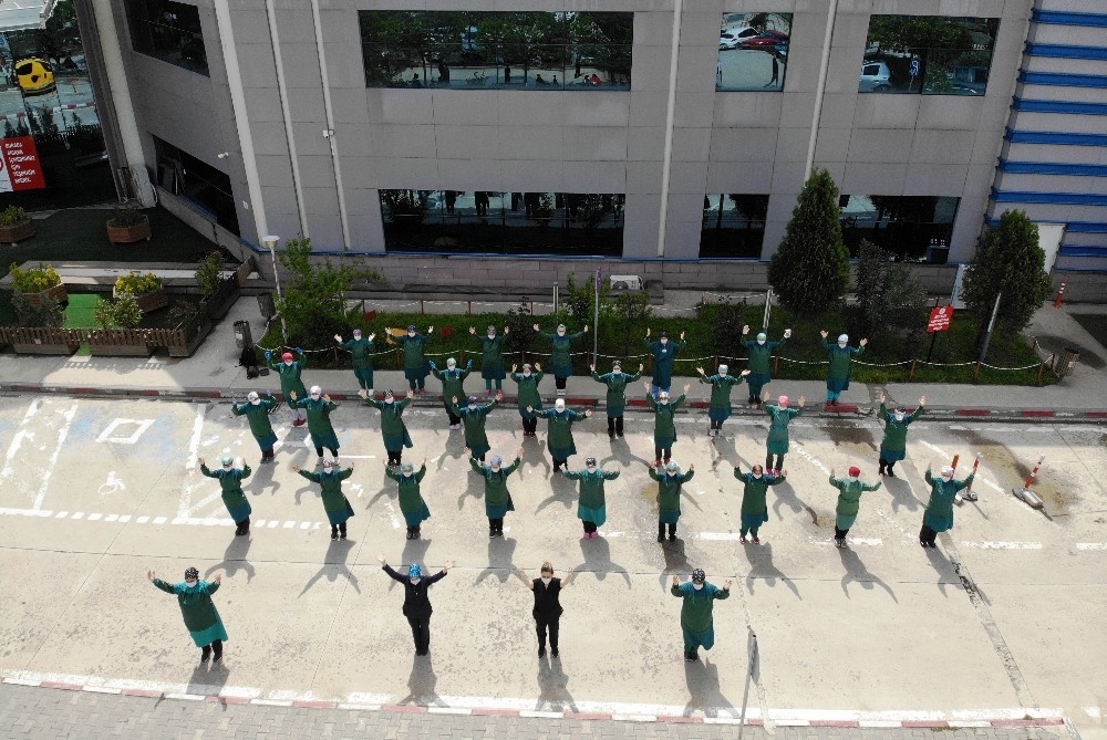 Hemşire ordusunun korona virüsle mücadelesi devam ediyor 