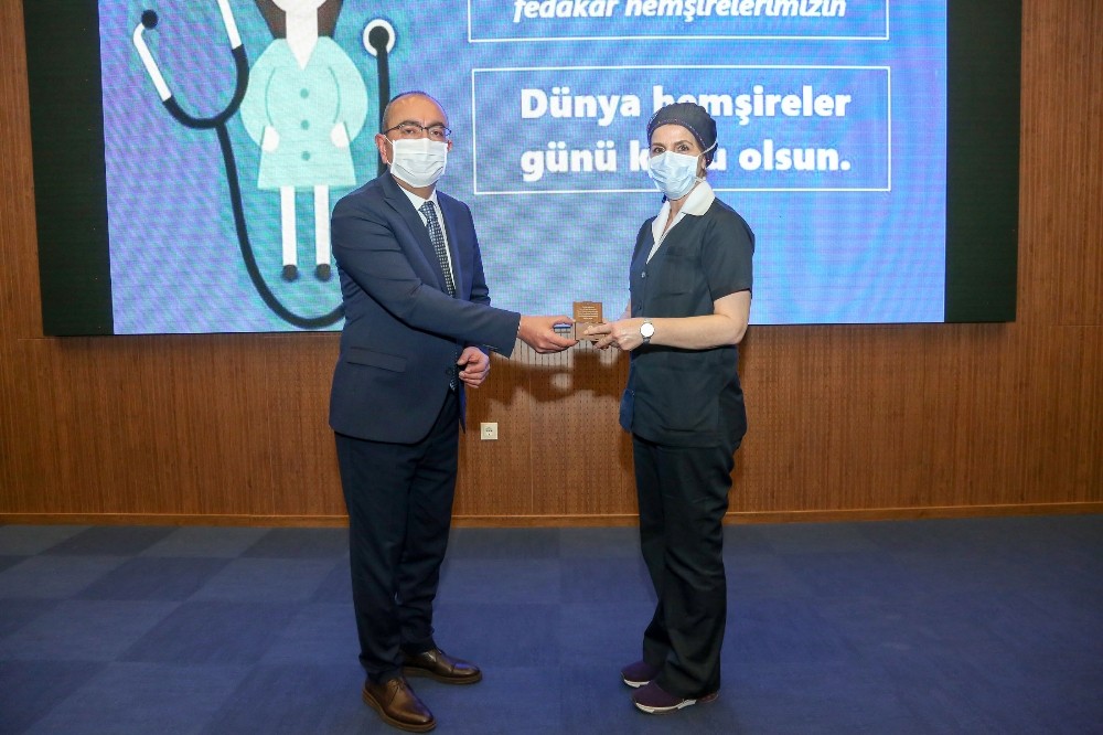 Hemşirelere anlamlı hediye 