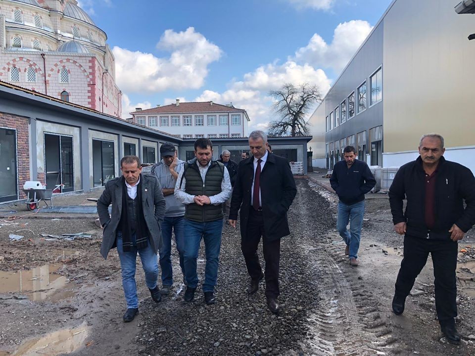 Hendek belediyesi çalışmalarına hız kesmeden devam ediyor 