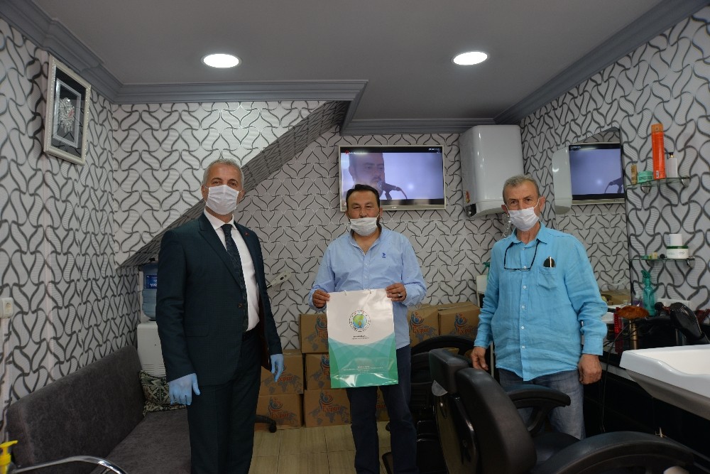 Hendek Belediyesinden esnafa hijyen seti 