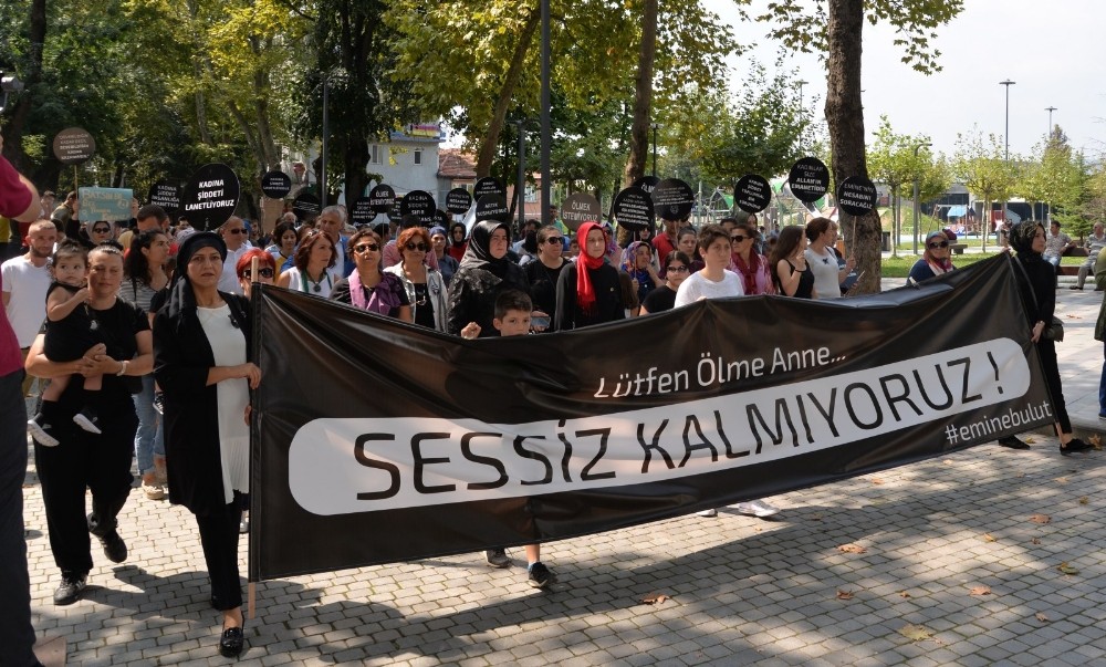 Hendek’te kadın cinayetlerine sessiz protesto 