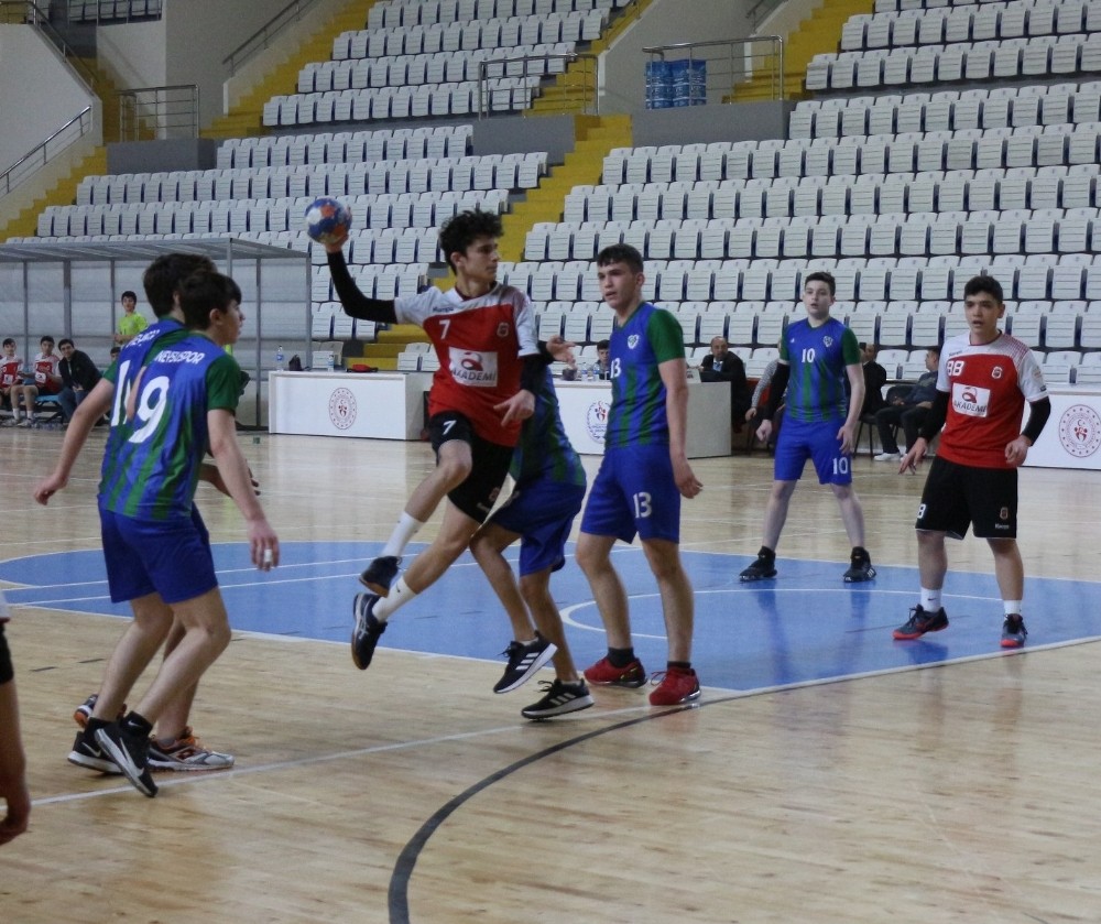 Hentbol heyecanı Manisa’da başladı 
